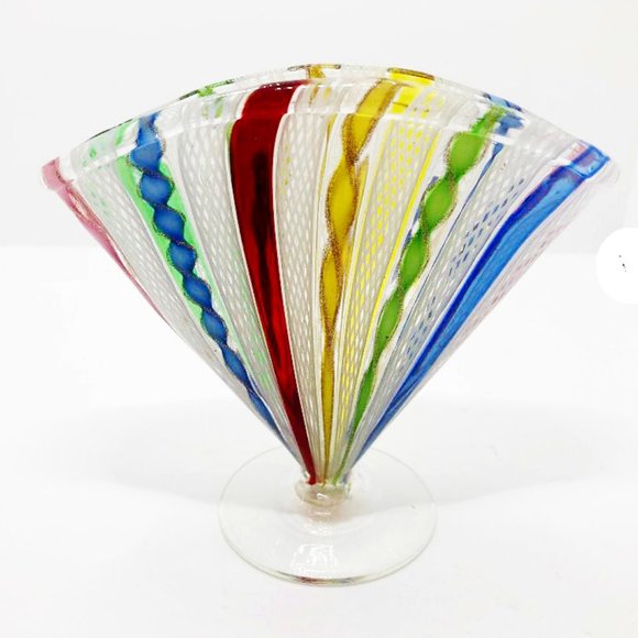 Tiny Murano Zanfirico Lattice Fan Vase - Picture 1 of 3